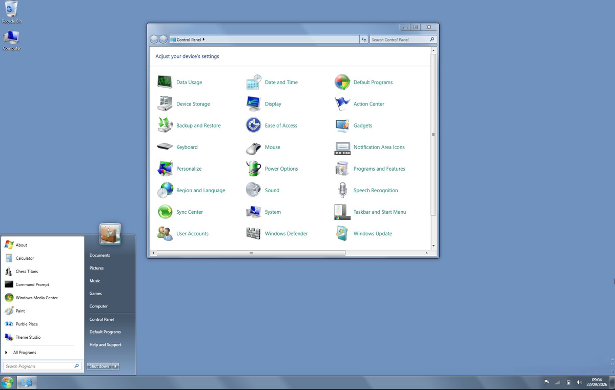Windows 7 с однотонными обоями.