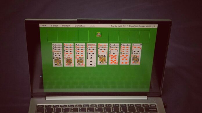 Windows когда-то поставлялась со встроенными играми. Вот когда и почему это прекратилось.