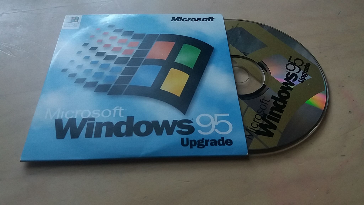 Компакт-диск Windows 95. Источник: Pinterest