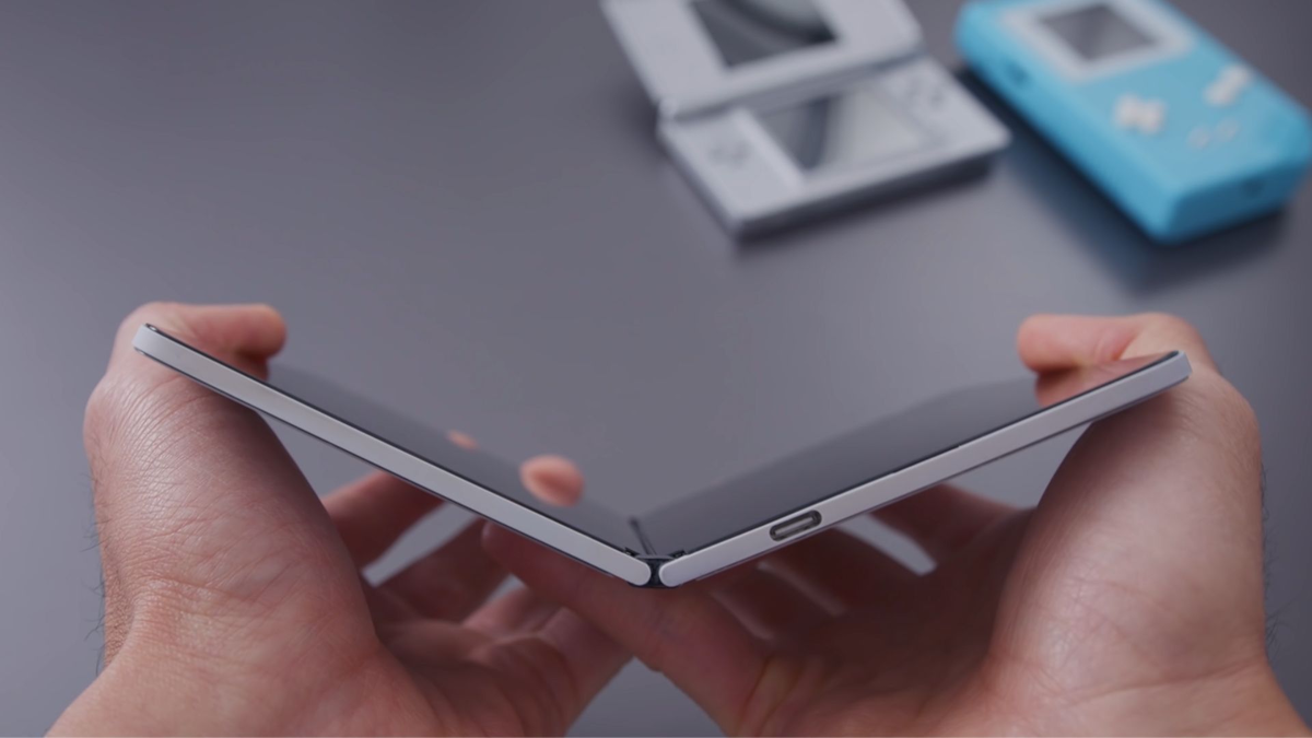 Тонкость Surface Duo невозможно переоценить. Источник: Dave2D на YouTube