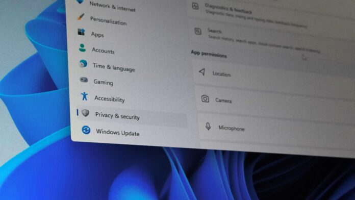 Windows 11 теперь позволяет отдельно блокировать настольным приложениям доступ к камере, микрофону и местоположению.